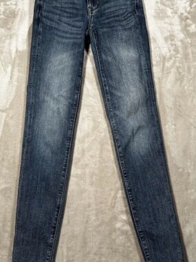 American Eagle Jegging Jeans
Womens Stretch Skinny Light Wash
Size 000